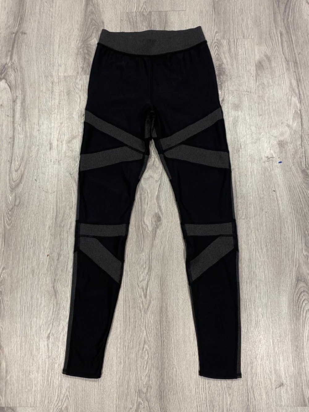 Alo Yoga Heather Grey & Black Interlace Seamless Leggings Size M
